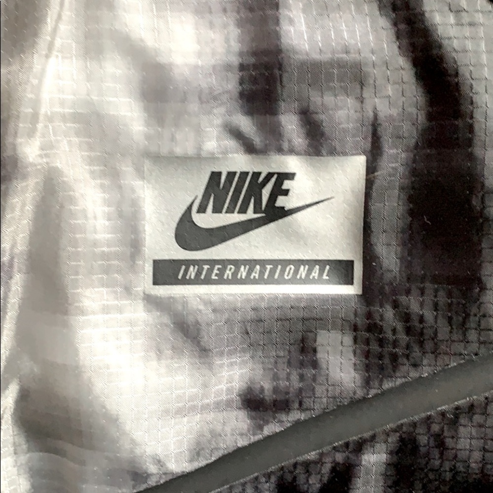 Nike Track Jacket - Picture 3 of 5